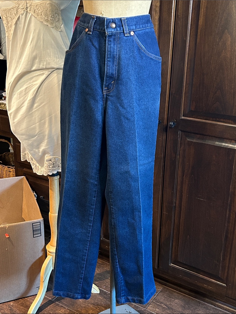 1980’s Levi’s Missus Sz 10M High-Rise Straight Leg Dark Blue Denim Jeans
